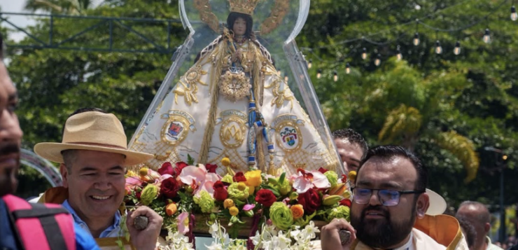 Twelve thousand devotees in Chapala welcome the Virgin of Zapopan